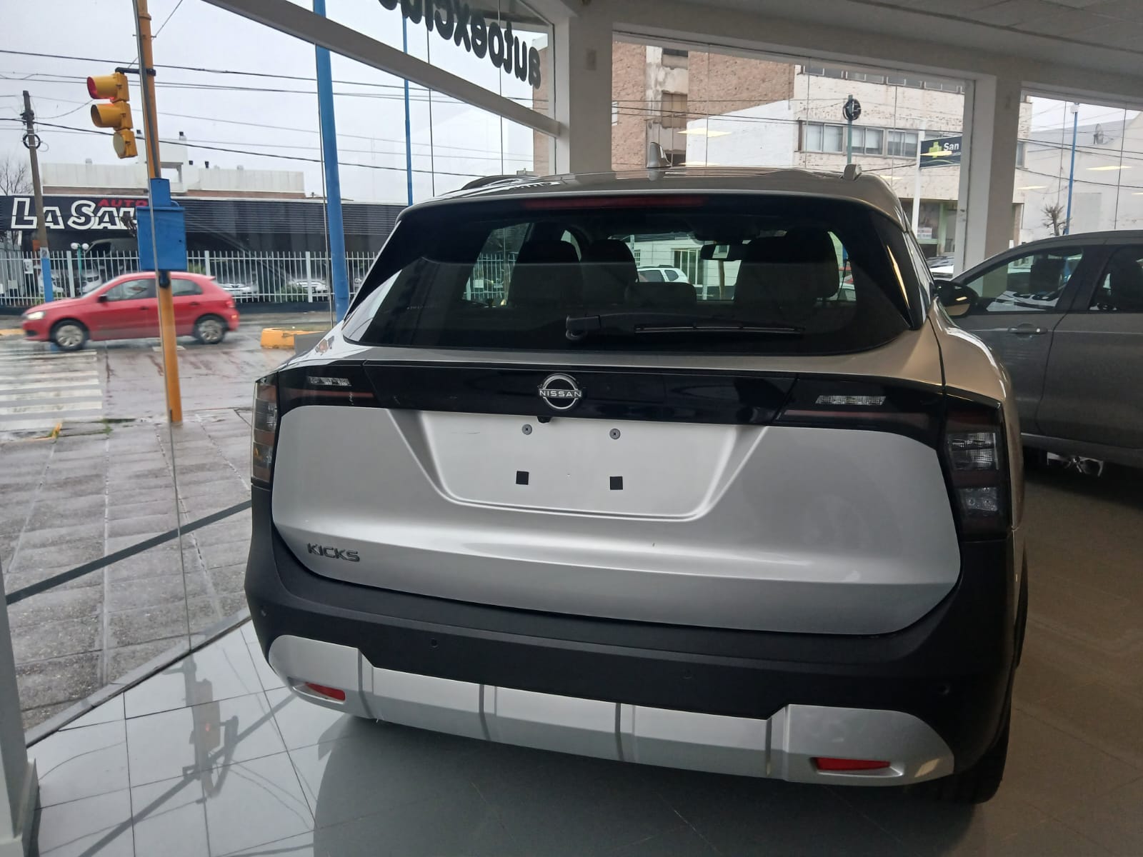 Vista 2 de NISSAN KICKS EXCLUSIVE 0KM