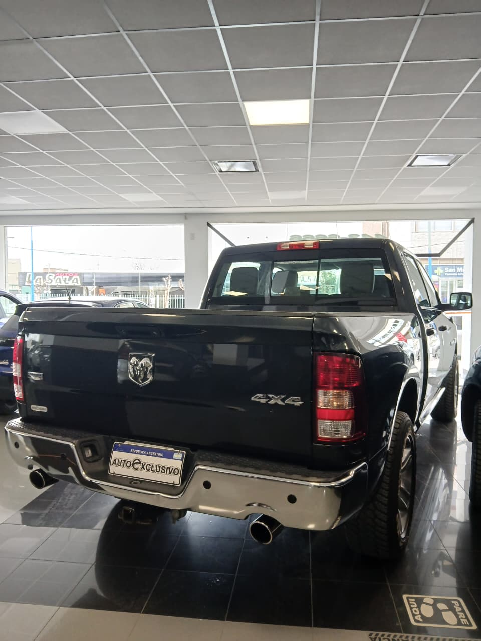 RAM 1500 5.7 V8 LARAMIE 4X4 · vista 5