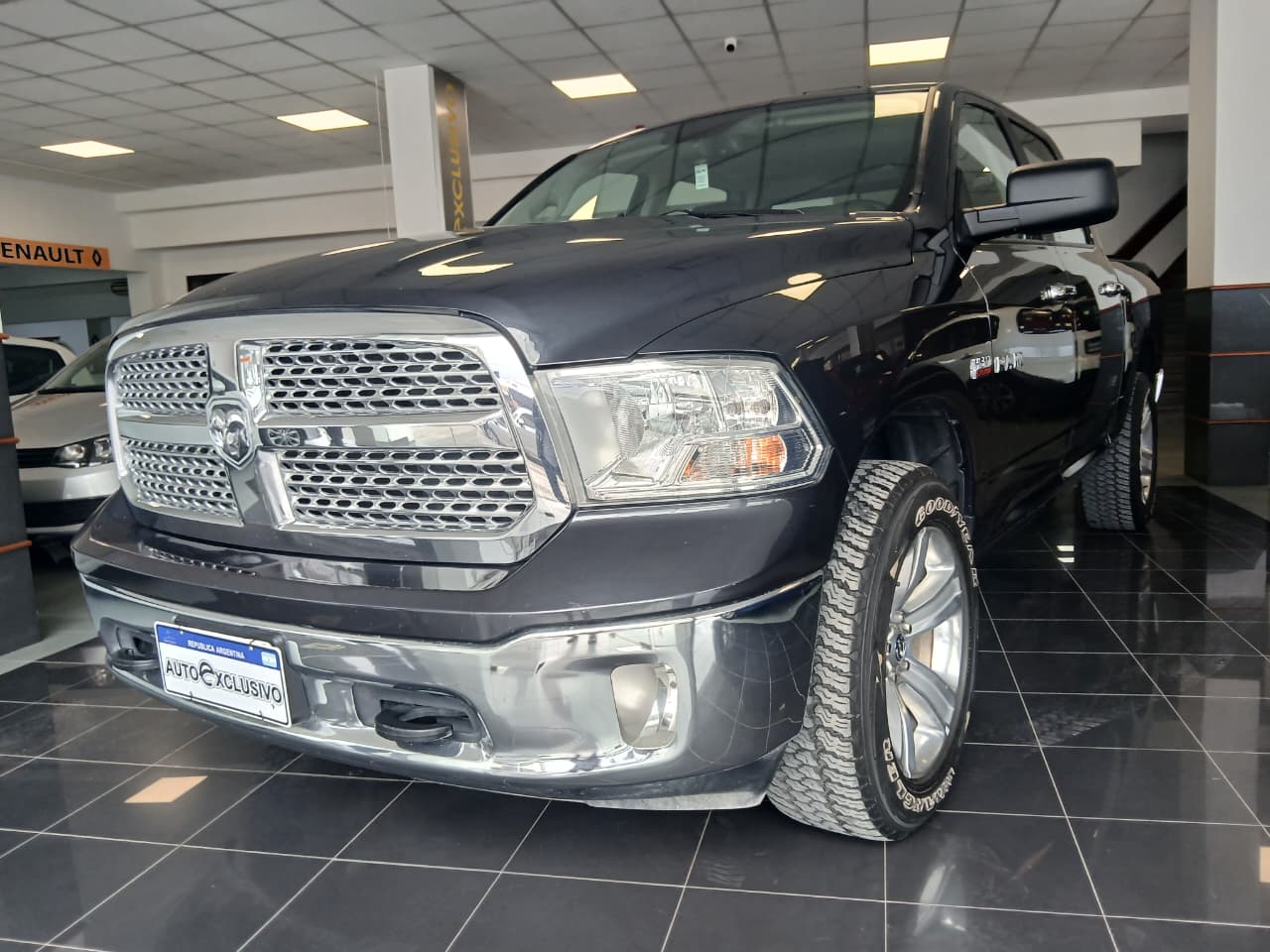RAM 1500 5.7 V8 LARAMIE 4X4