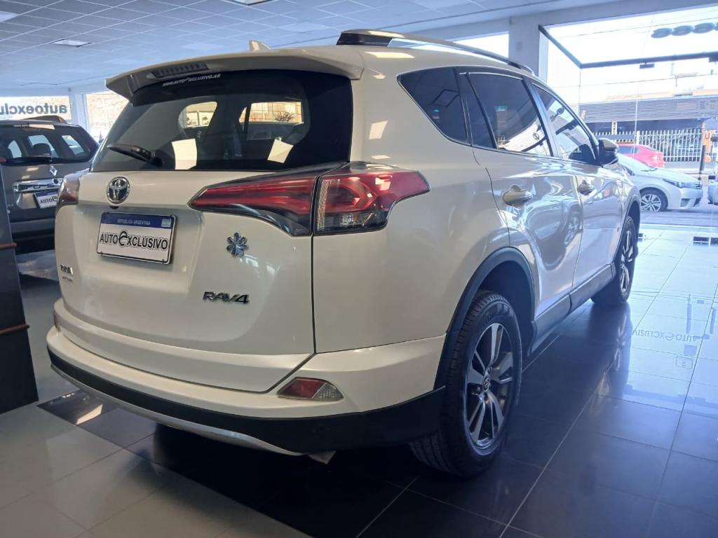 Vista 3 de TOYOTA RAV4 4X2 VX 2017